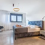 Palatium Iii - Sea View Vila Fazana