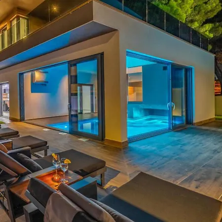 Palatium Iii - Sea View Vila