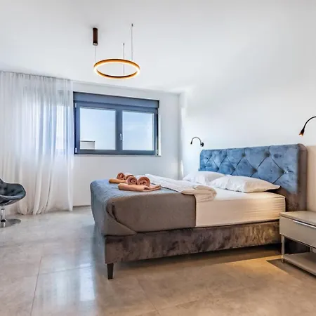 Palatium Iii - Sea View Villa Fažana