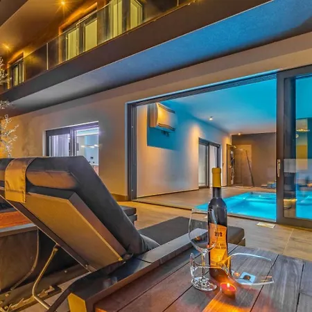 Palatium Iii - Sea View Villa *
