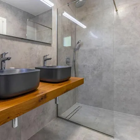 Vila Palatium Iii - Sea View Fažana