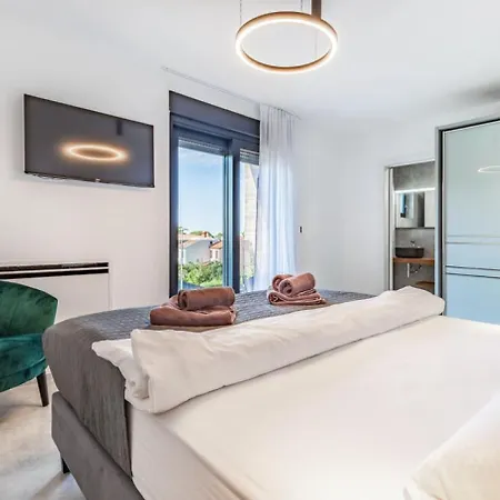 Villa Palatium Iii - Sea View