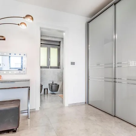 Palatium Iii - Sea View Vila Fažana